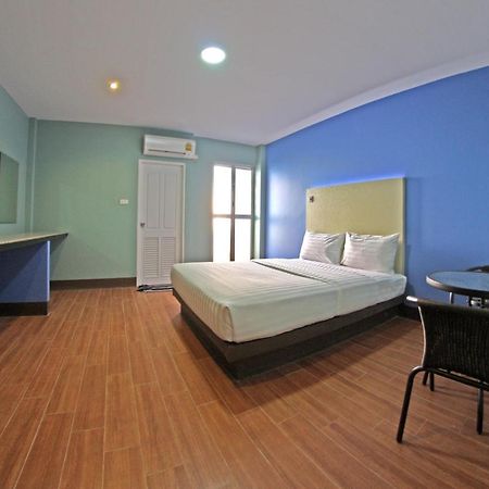 Central Park Hotel Sing Buri Ngoại thất bức ảnh
