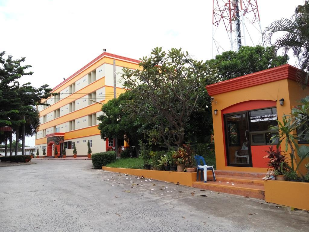 Central Park Hotel Sing Buri Ngoại thất bức ảnh