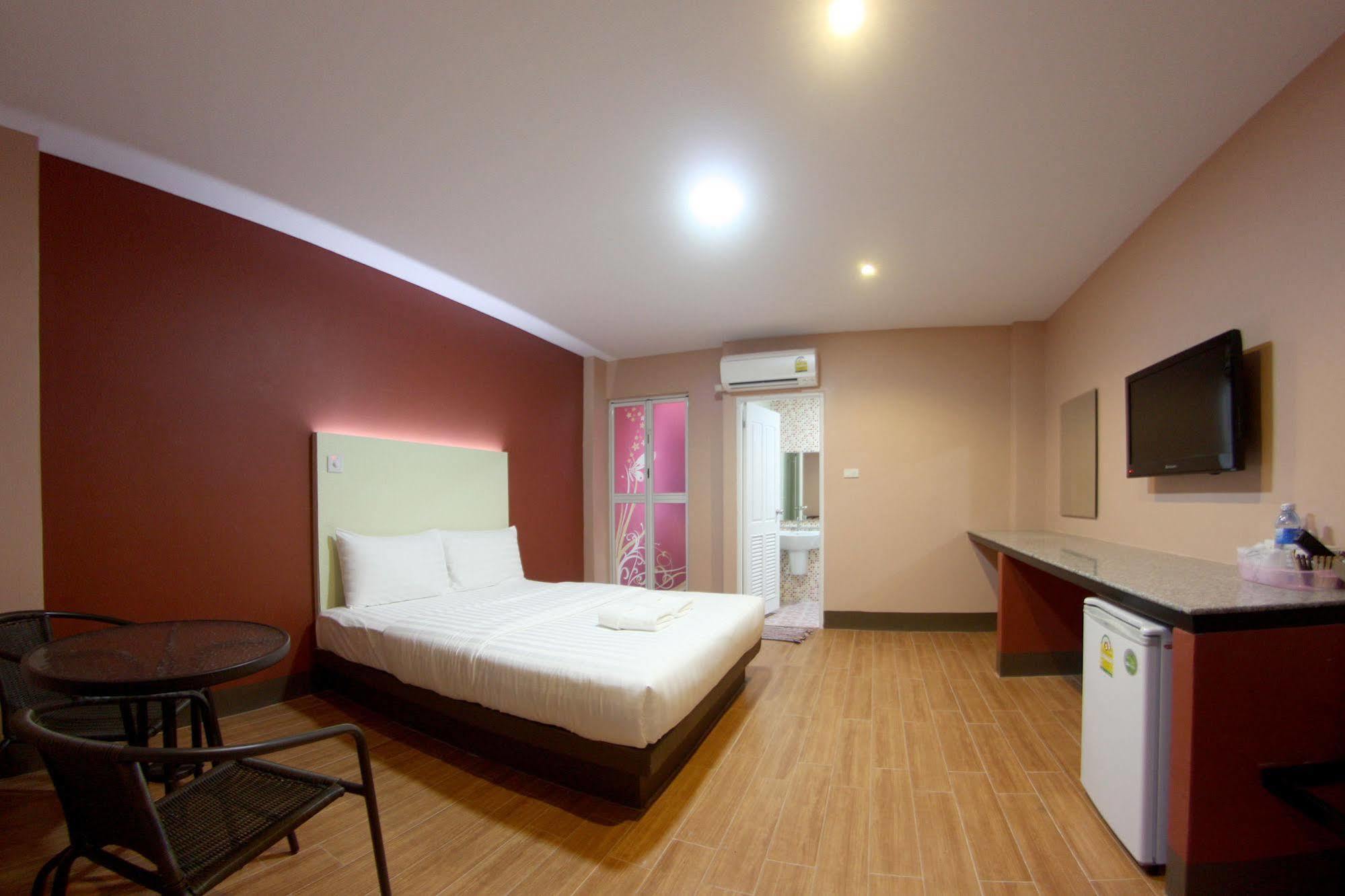 Central Park Hotel Sing Buri Ngoại thất bức ảnh