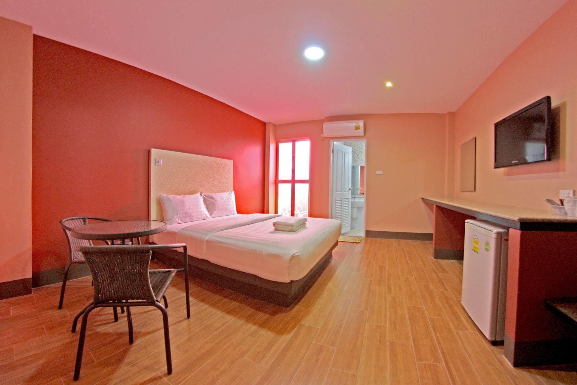 Central Park Hotel Sing Buri Ngoại thất bức ảnh