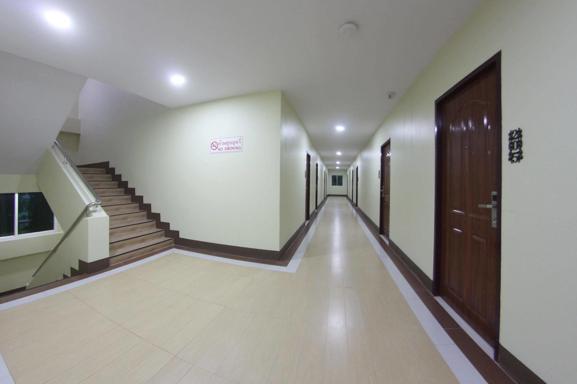 Central Park Hotel Sing Buri Ngoại thất bức ảnh